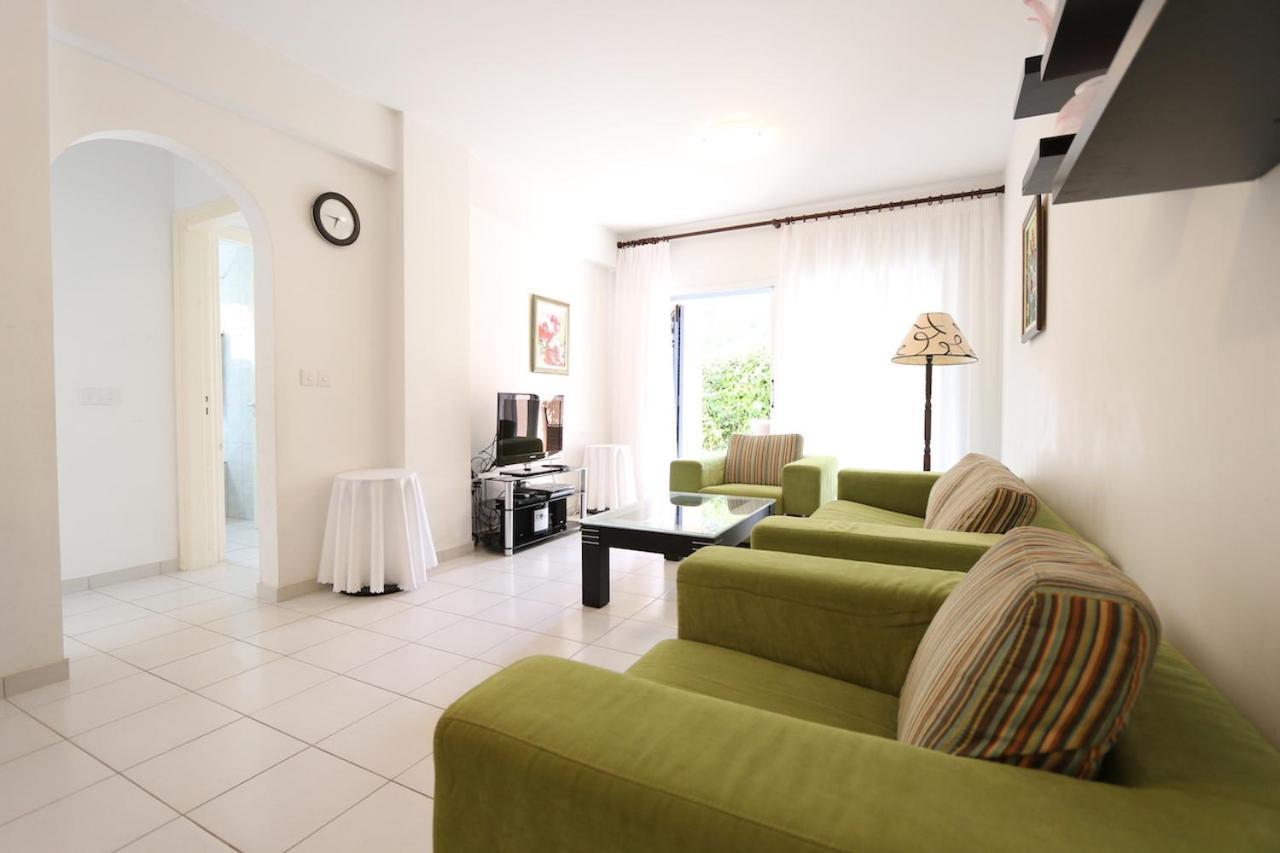 Victor Apartment Paphos Esterno foto