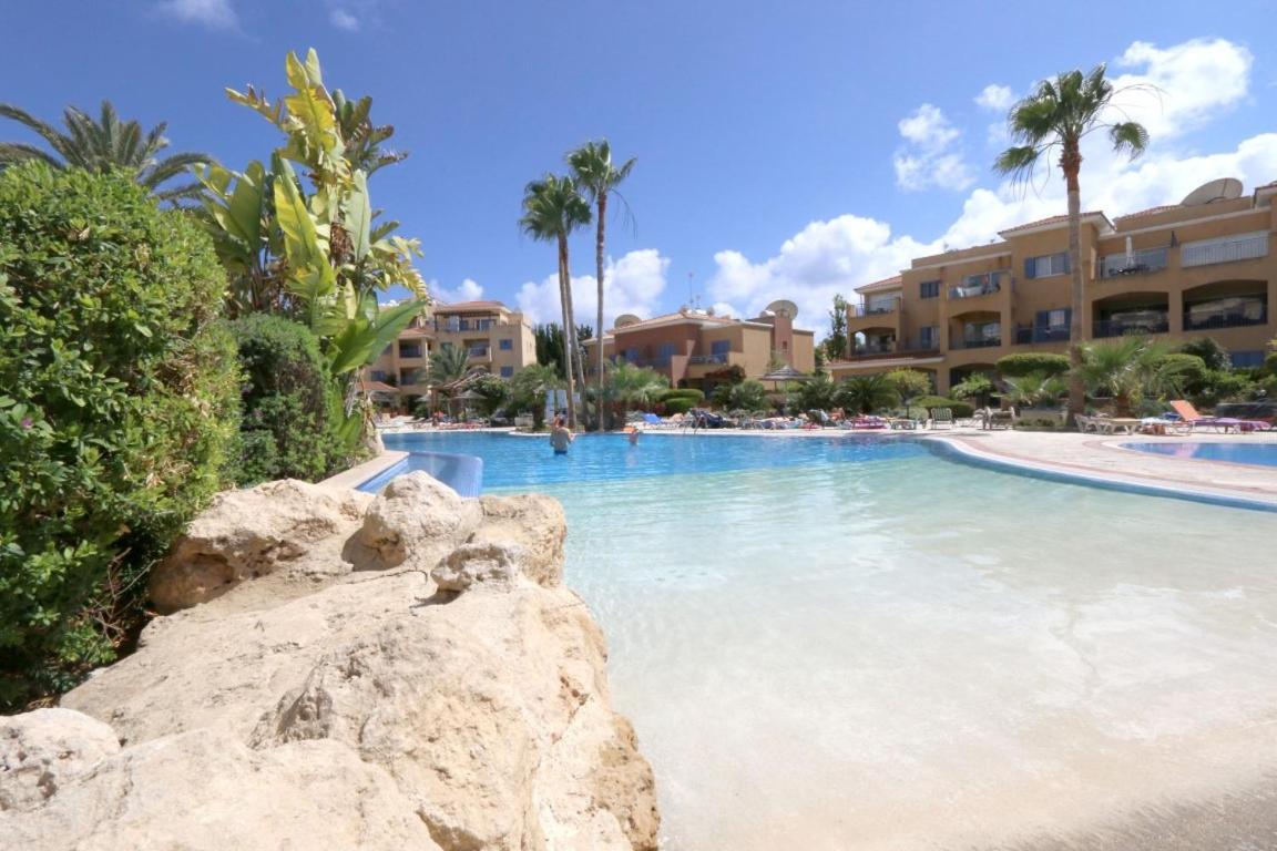 Victor Apartment Paphos Esterno foto