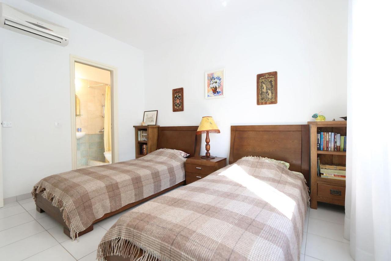 Victor Apartment Paphos Esterno foto