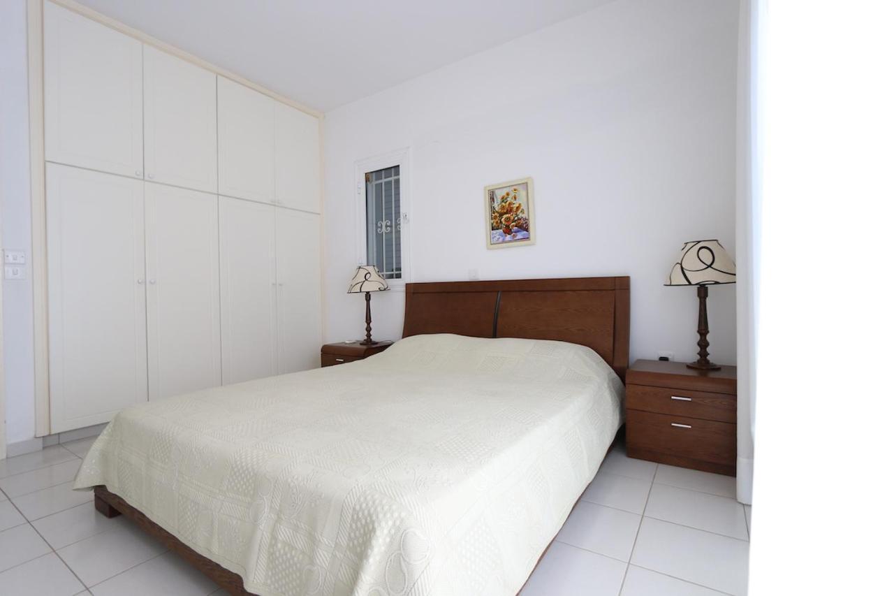 Victor Apartment Paphos Esterno foto