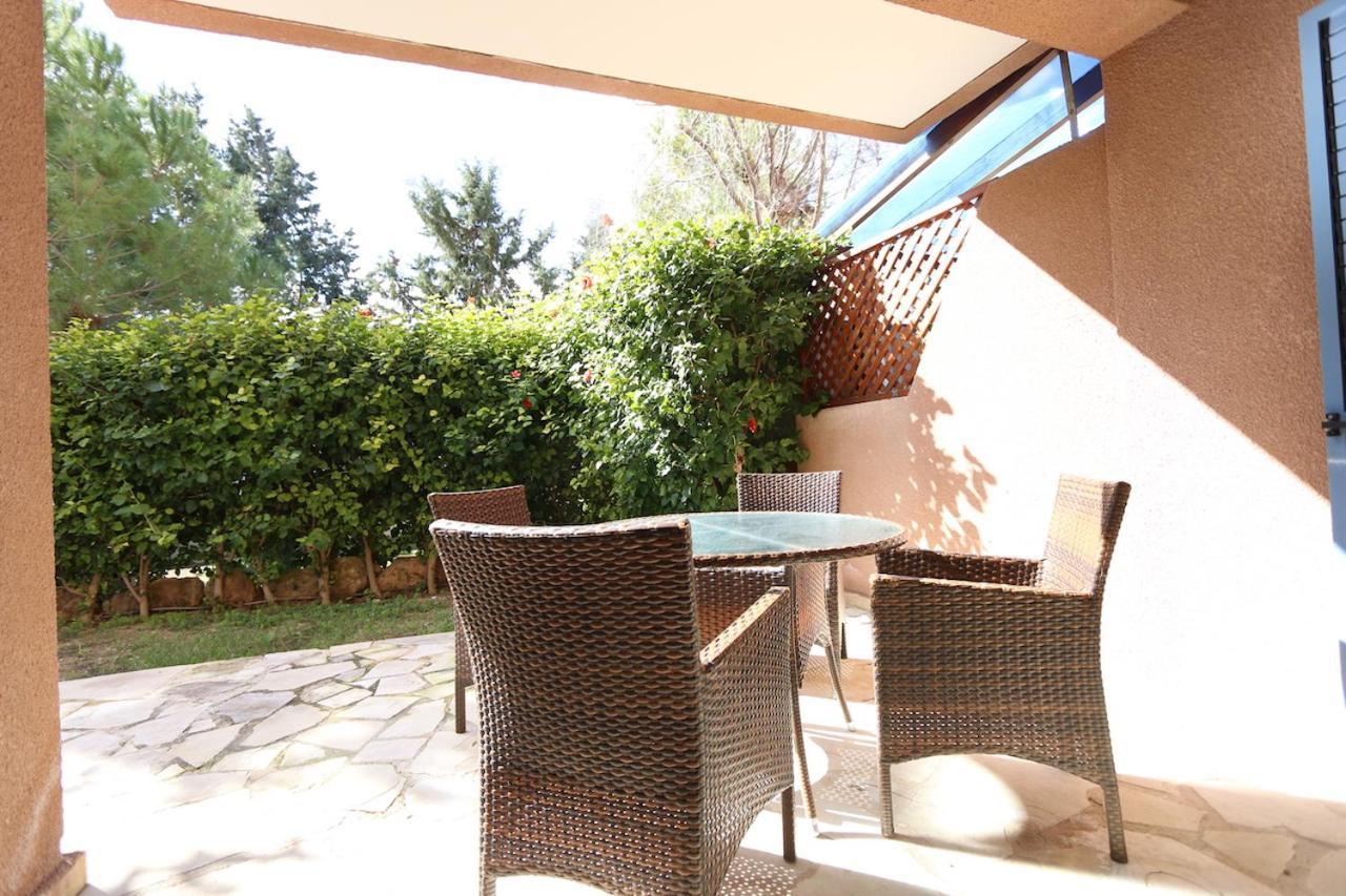 Victor Apartment Paphos Esterno foto
